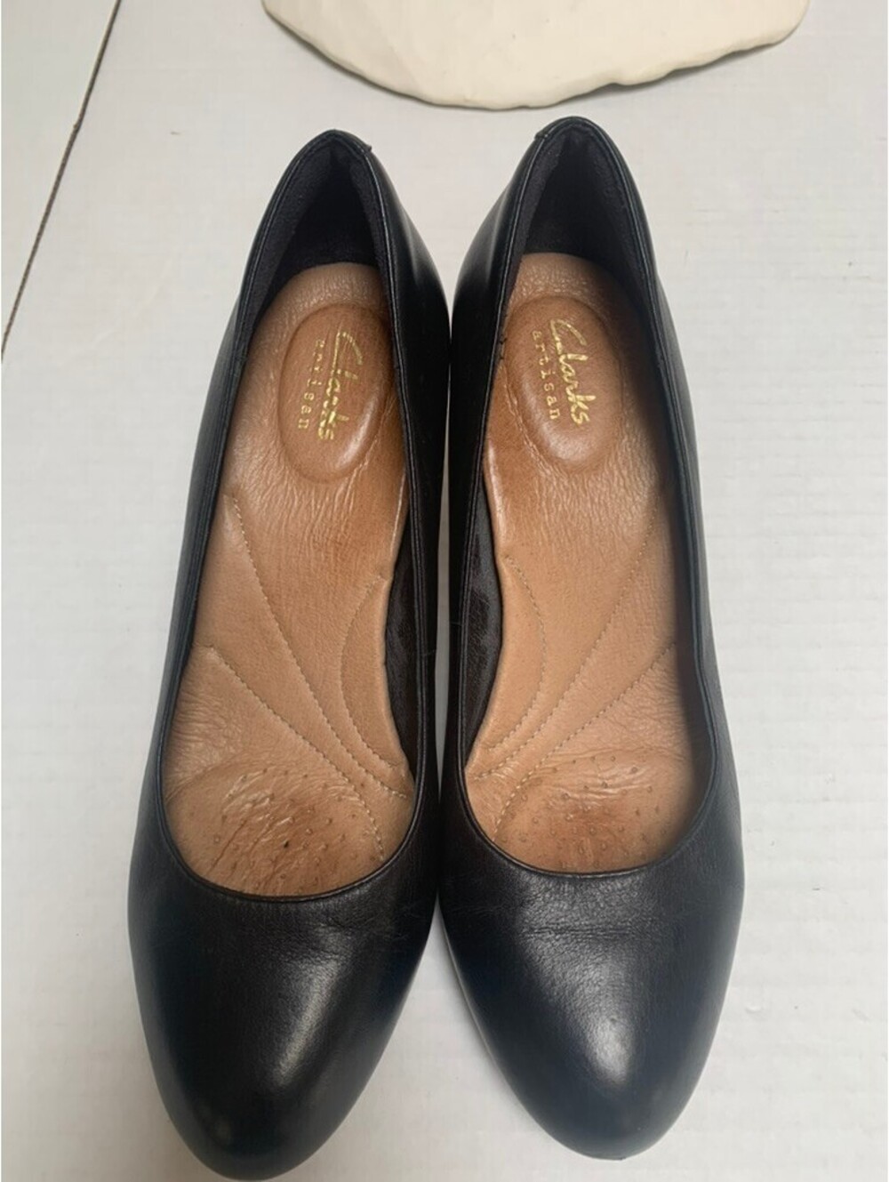 Clarks Artisan Black Leather Pumps Size 7 Medium
